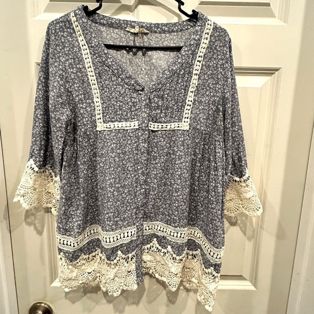 Entro Womens Blue‎ Floral Crochet Lace Trim Button Front Boho Blouse Small